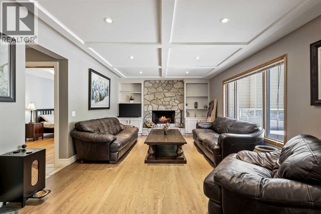 Single Family House for Sale in  Hawktree Bay NW Hawkwood Calgary 
