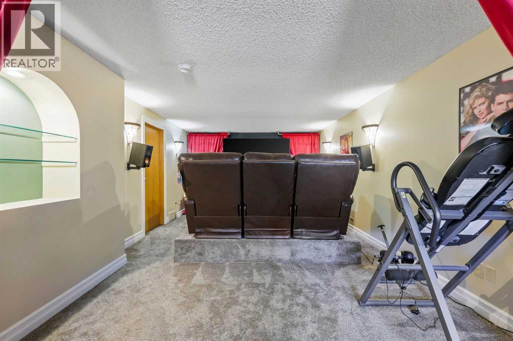 Single Family House for Sale in  Hawktree Bay NW Hawkwood Calgary 