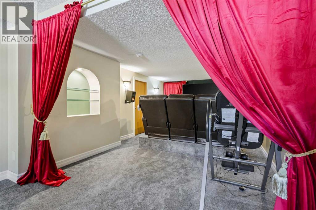 Single Family House for Sale in  Hawktree Bay NW Hawkwood Calgary 