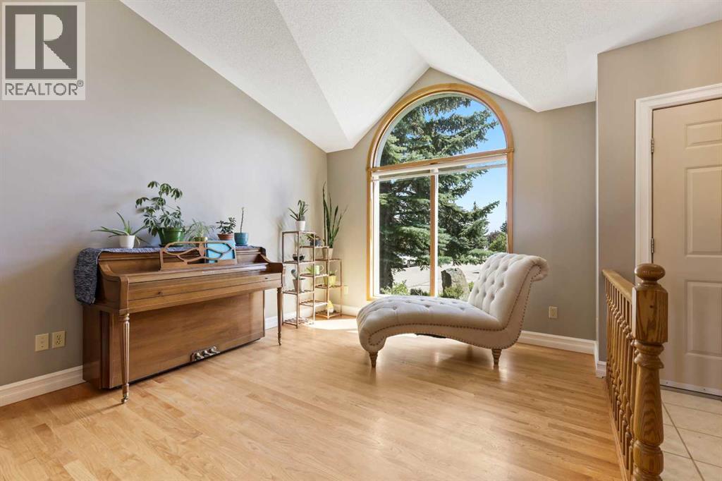 Single Family House for Sale in  Hawktree Bay NW Hawkwood Calgary 