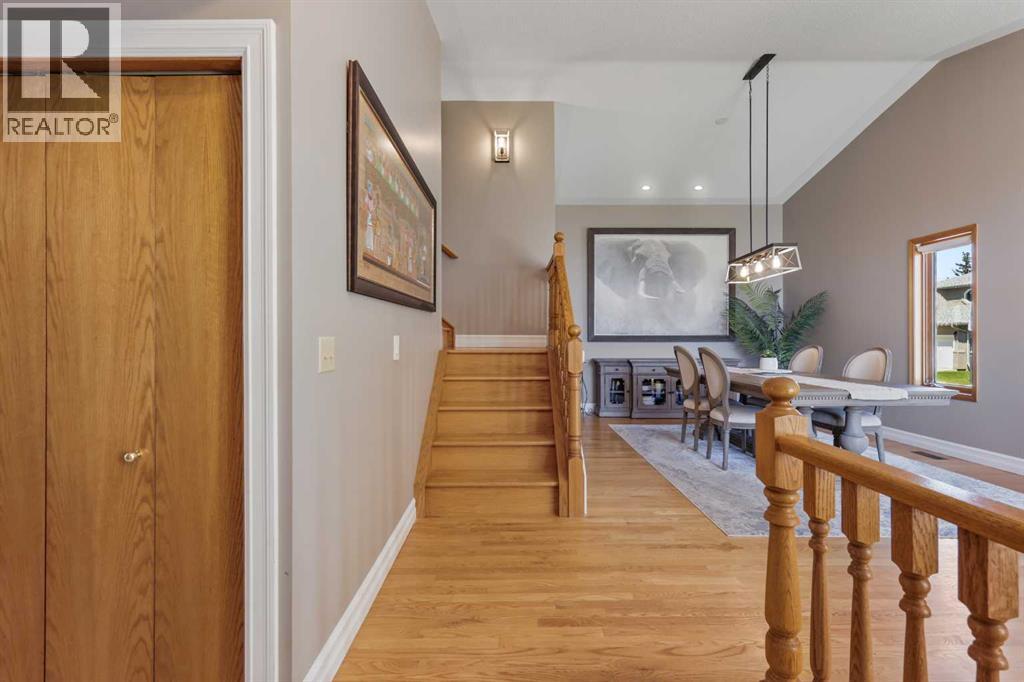 Single Family House for Sale in  Hawktree Bay NW Hawkwood Calgary 
