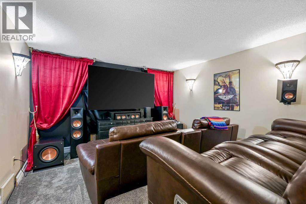 Single Family House for Sale in  Hawktree Bay NW Hawkwood Calgary 