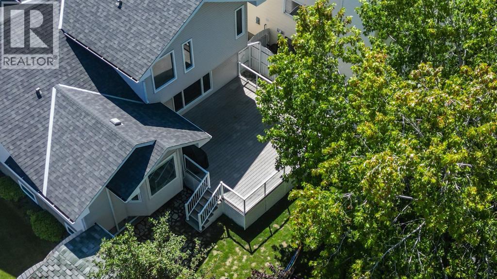 Single Family House for Sale in  Hawktree Bay NW Hawkwood Calgary 
