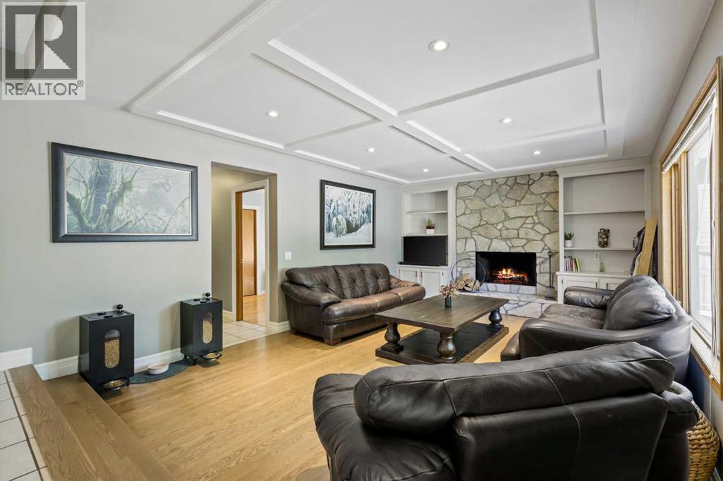Single Family House for Sale in  Hawktree Bay NW Hawkwood Calgary 