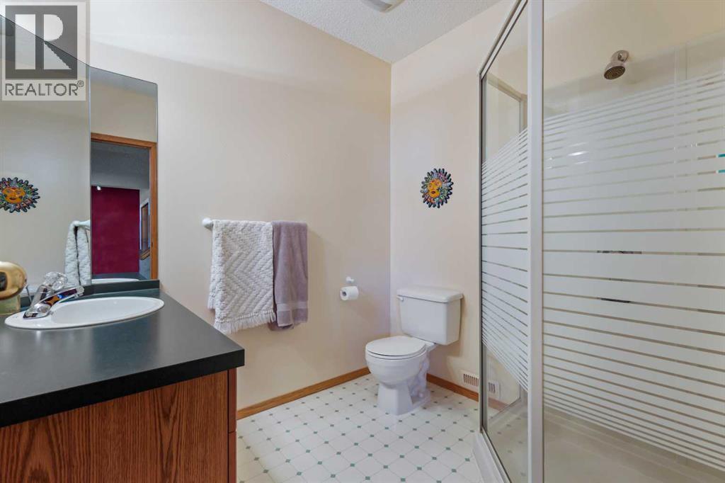 Single Family House for Sale in  Hawktree Bay NW Hawkwood Calgary 