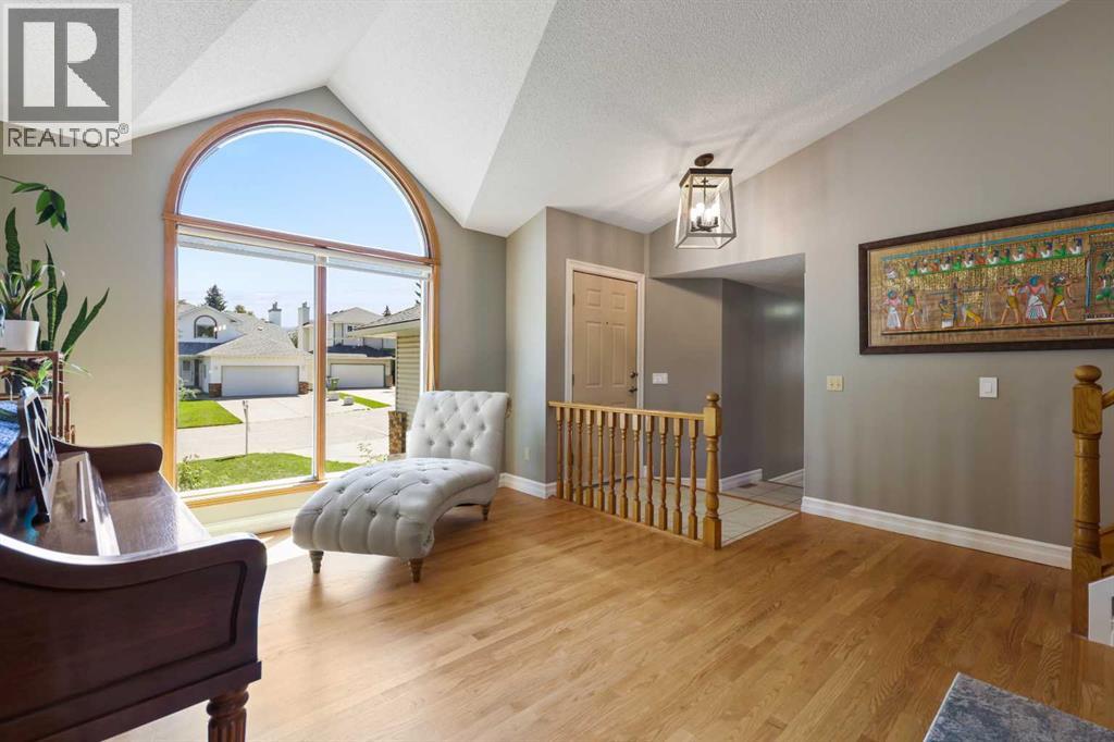Single Family House for Sale in  Hawktree Bay NW Hawkwood Calgary 