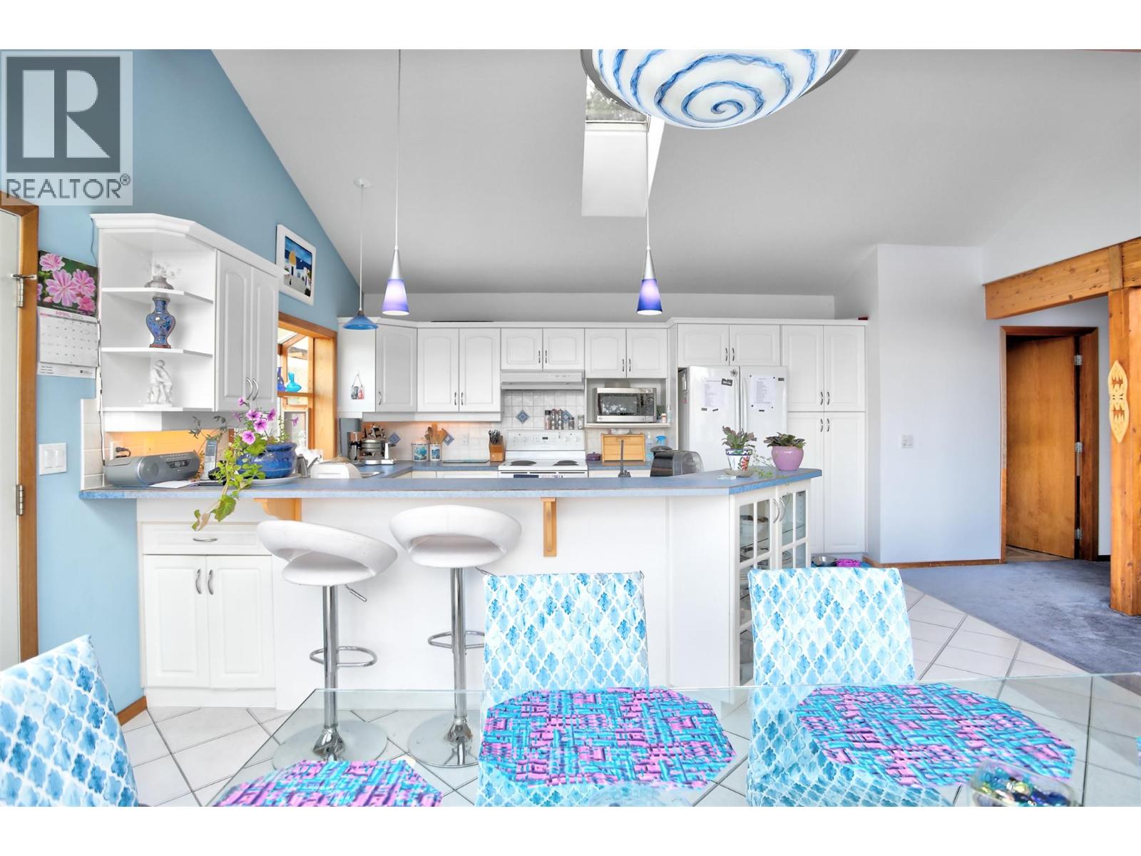  3765 Westside Road North, Kelowna