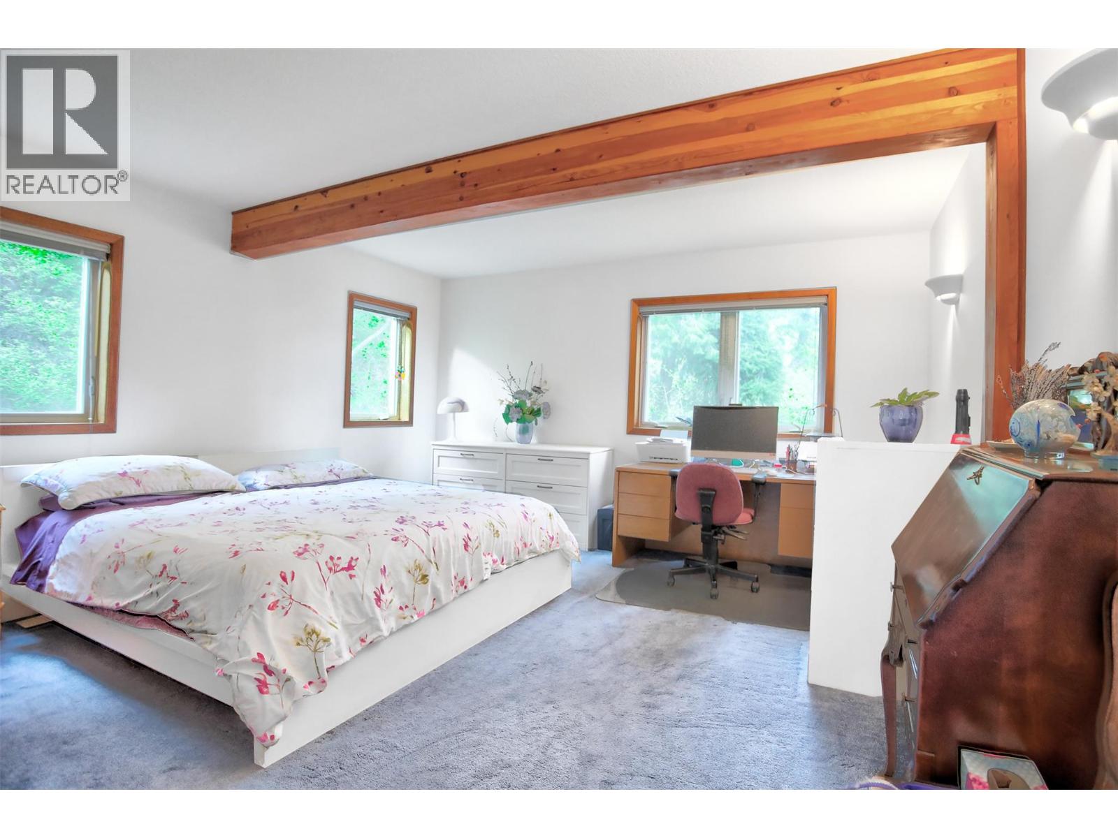  3765 Westside Road North, Kelowna