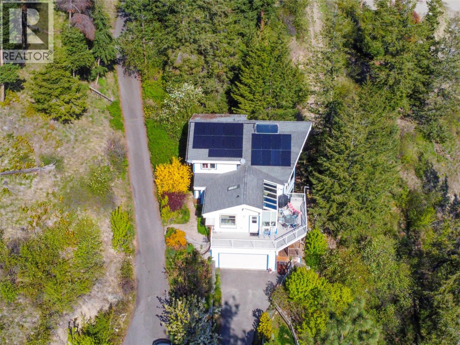  3765 Westside Road North, Kelowna