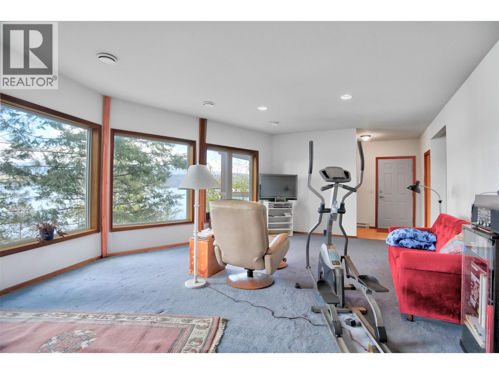  3765 Westside Road North, Kelowna