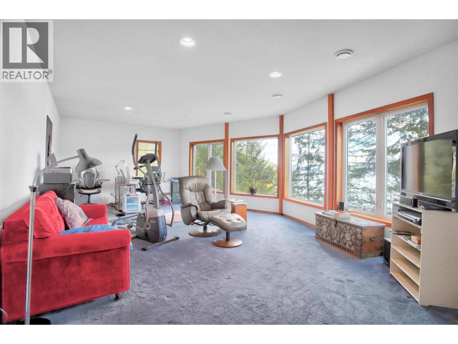 3765 Westside Road North, Kelowna