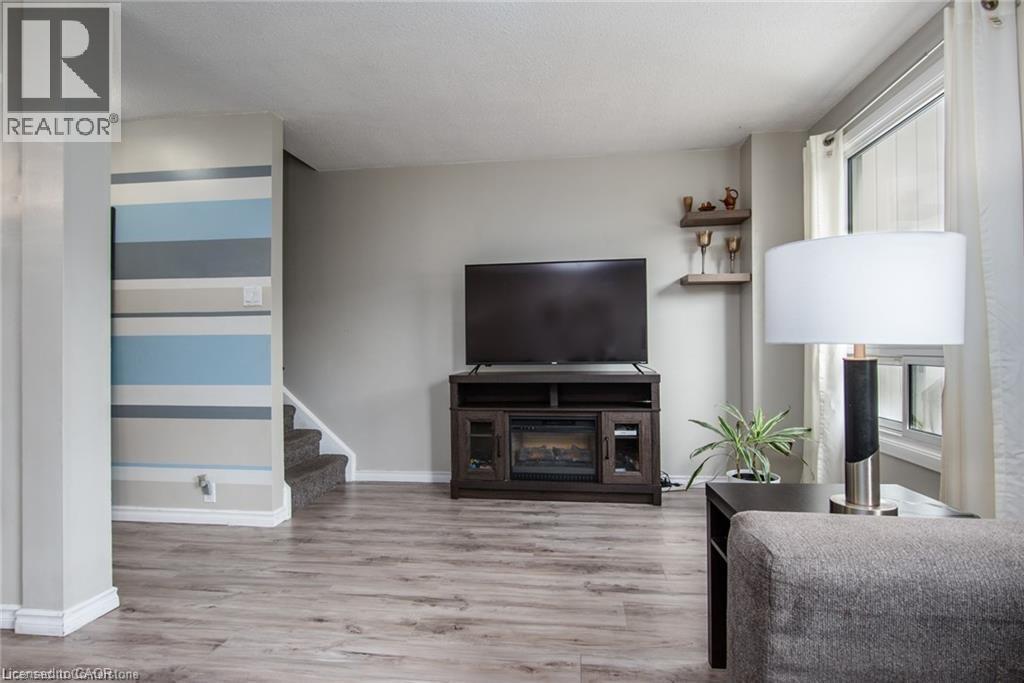 Photo 4 of 80 Old Country Drive Unit 14, Kitchener ON