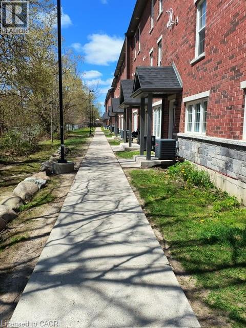Photo 4 of 242 Penetanguishene Road Unit 15, Barrie ON
