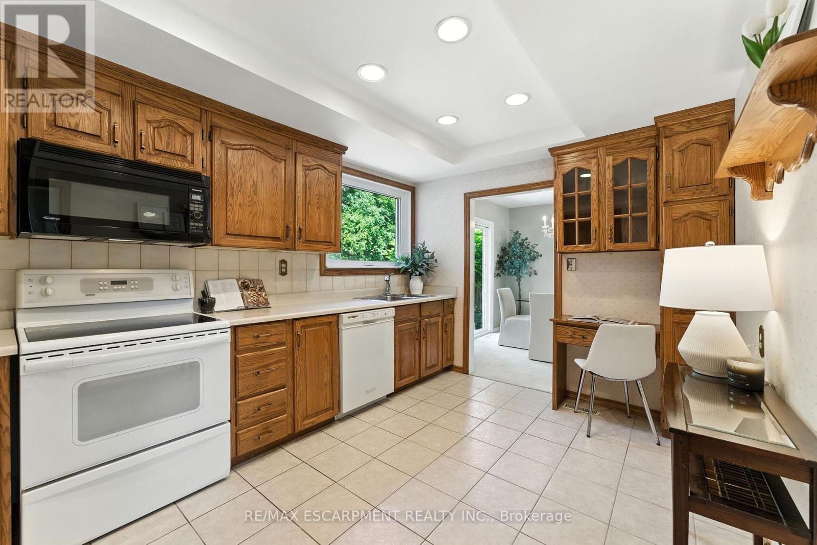 Photo 35 of 51 Pleasant Avenue, Hamilton ON