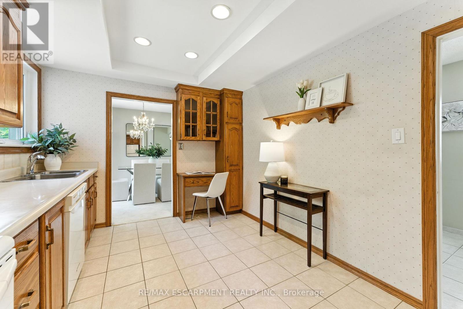 Photo 22 of 51 Pleasant Avenue, Hamilton ON