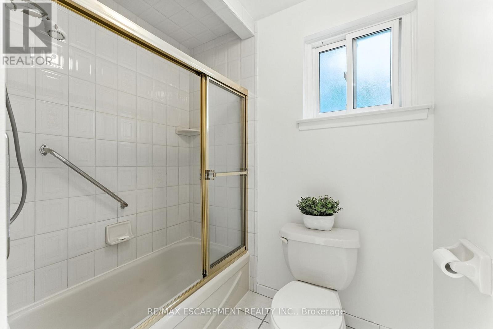 Photo 13 of 51 Pleasant Avenue, Hamilton ON