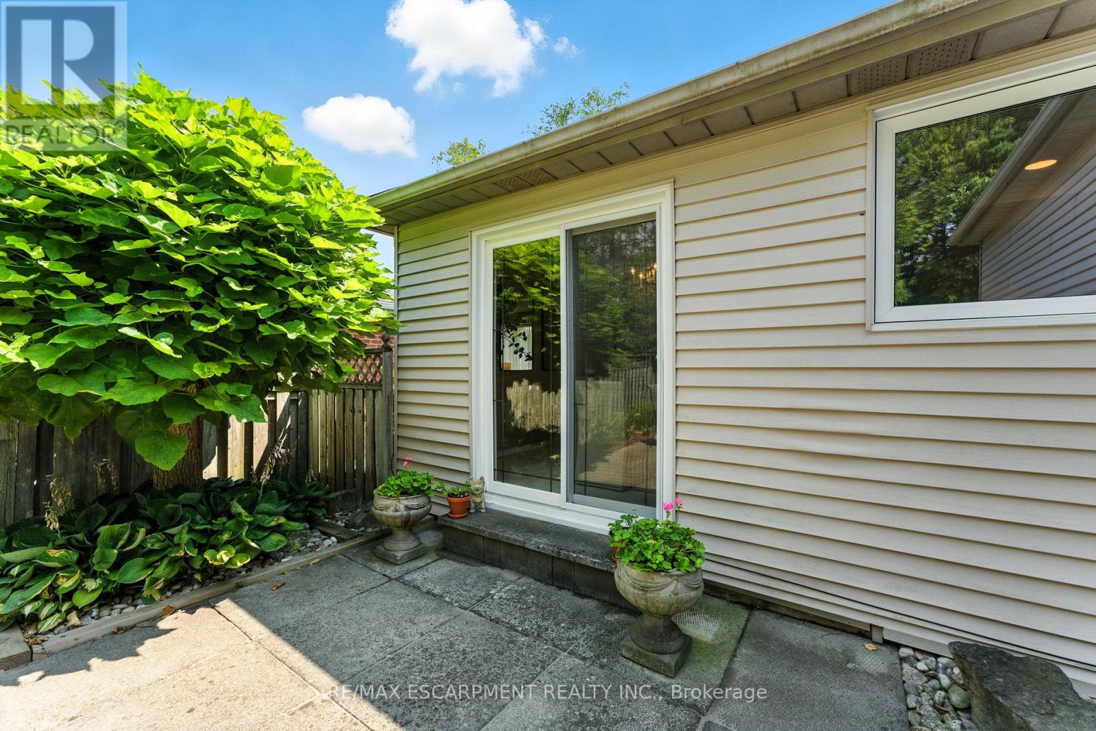 Photo 17 of 51 Pleasant Avenue, Hamilton ON