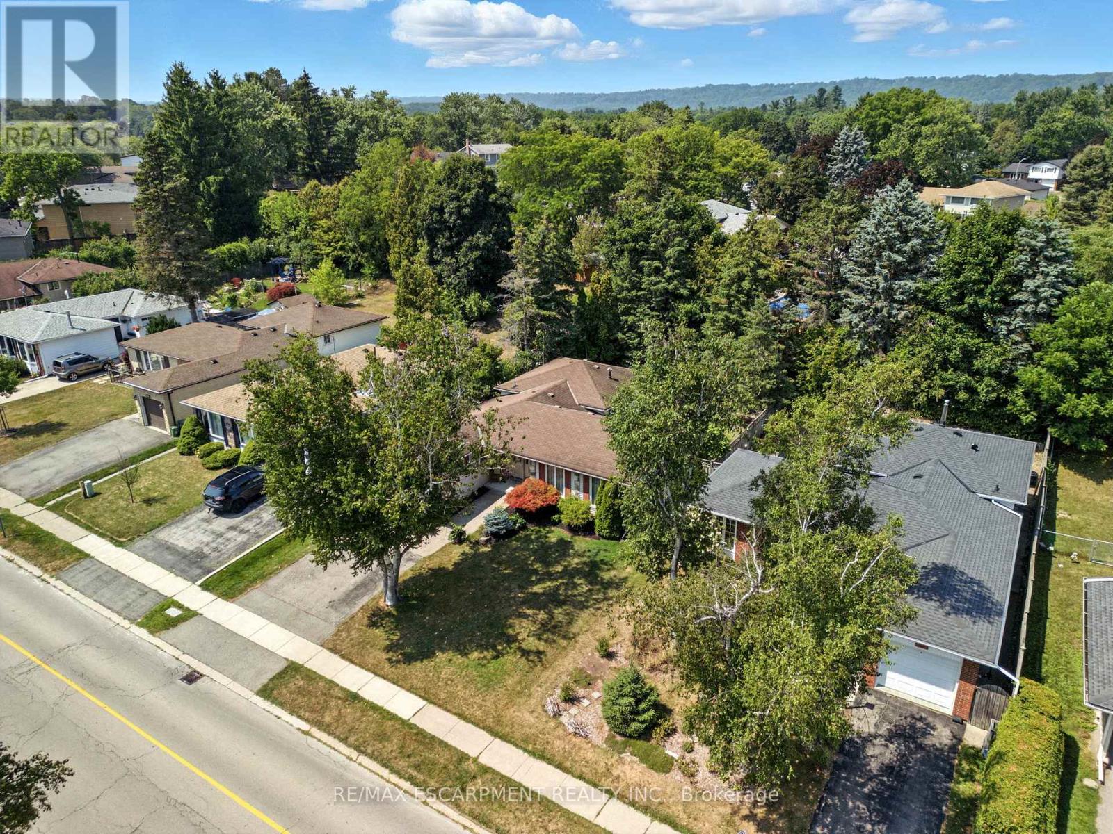 Photo 27 of 51 Pleasant Avenue, Hamilton ON