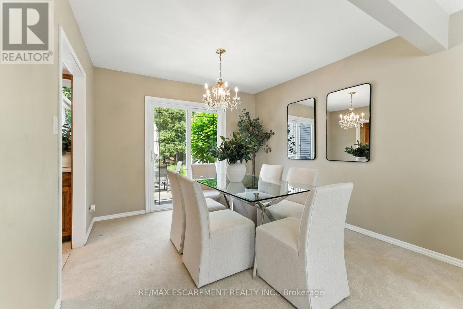Photo 4 of 51 Pleasant Avenue, Hamilton ON