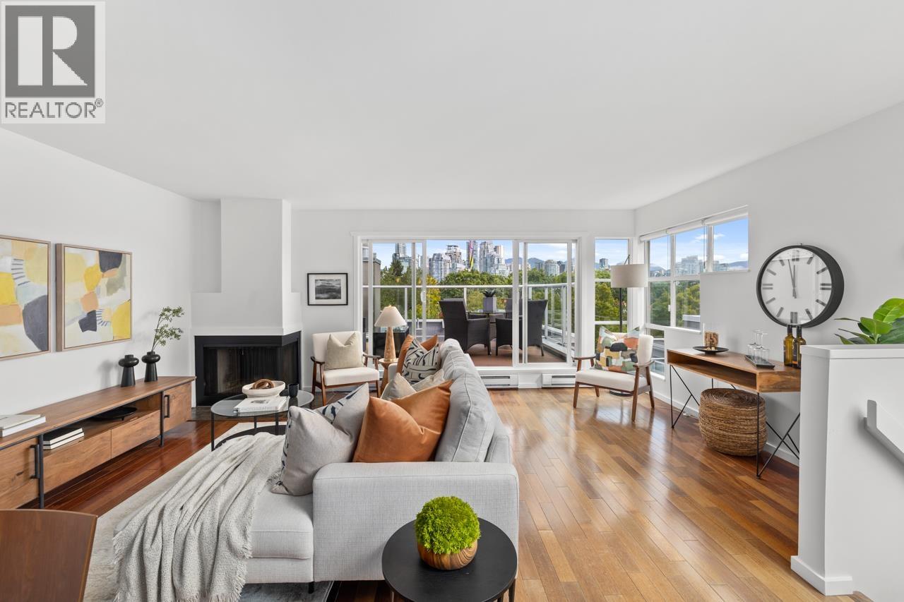 Photo 4 of 2220 Spruce Street, Vancouver BC