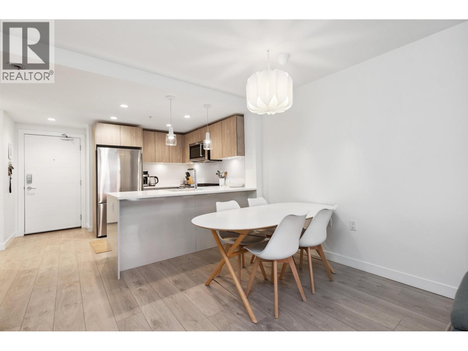 Photo 14 of 107 128 E 8th Street, North Vancouver BC