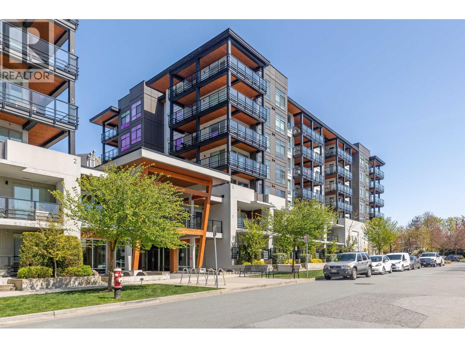 Photo 2 of 107 128 E 8th Street, North Vancouver BC