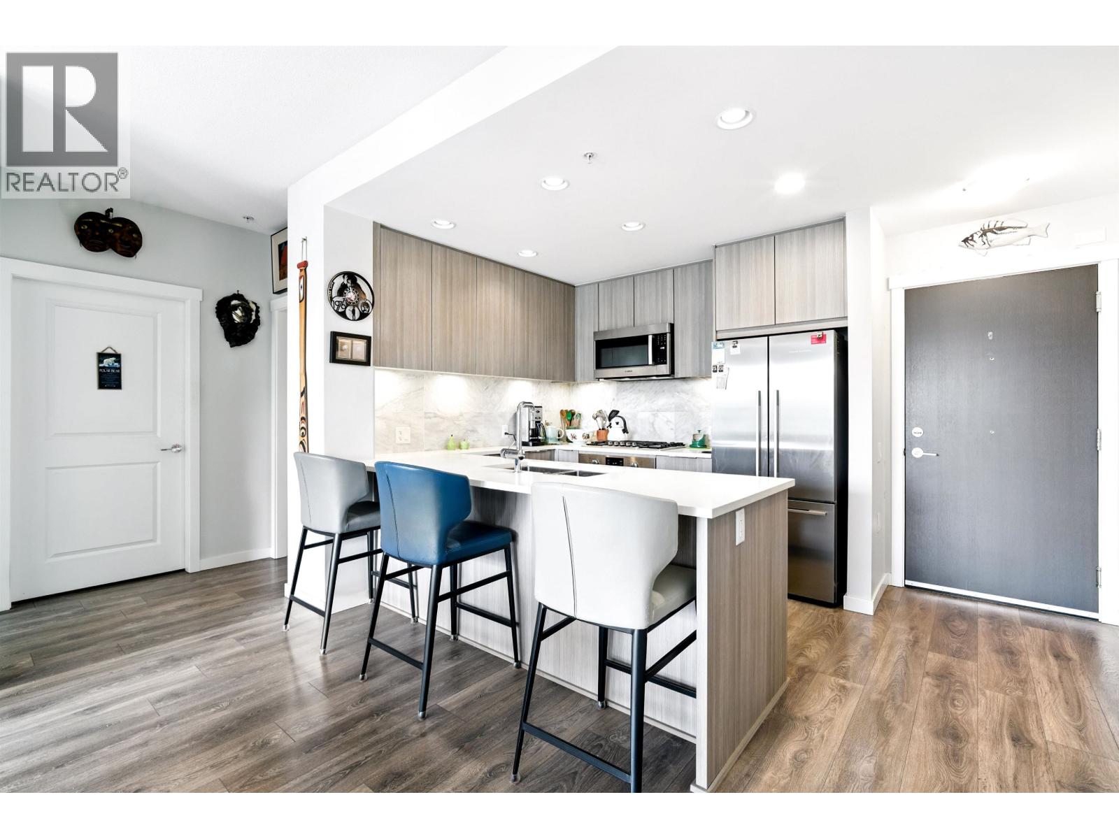 Photo 3 of 205 3289 Riverwalk Avenue, Vancouver BC