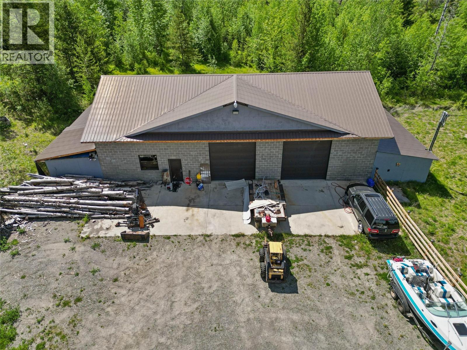 Photo 45 of 2828 Sliver Birch Lane, Pritchard BC