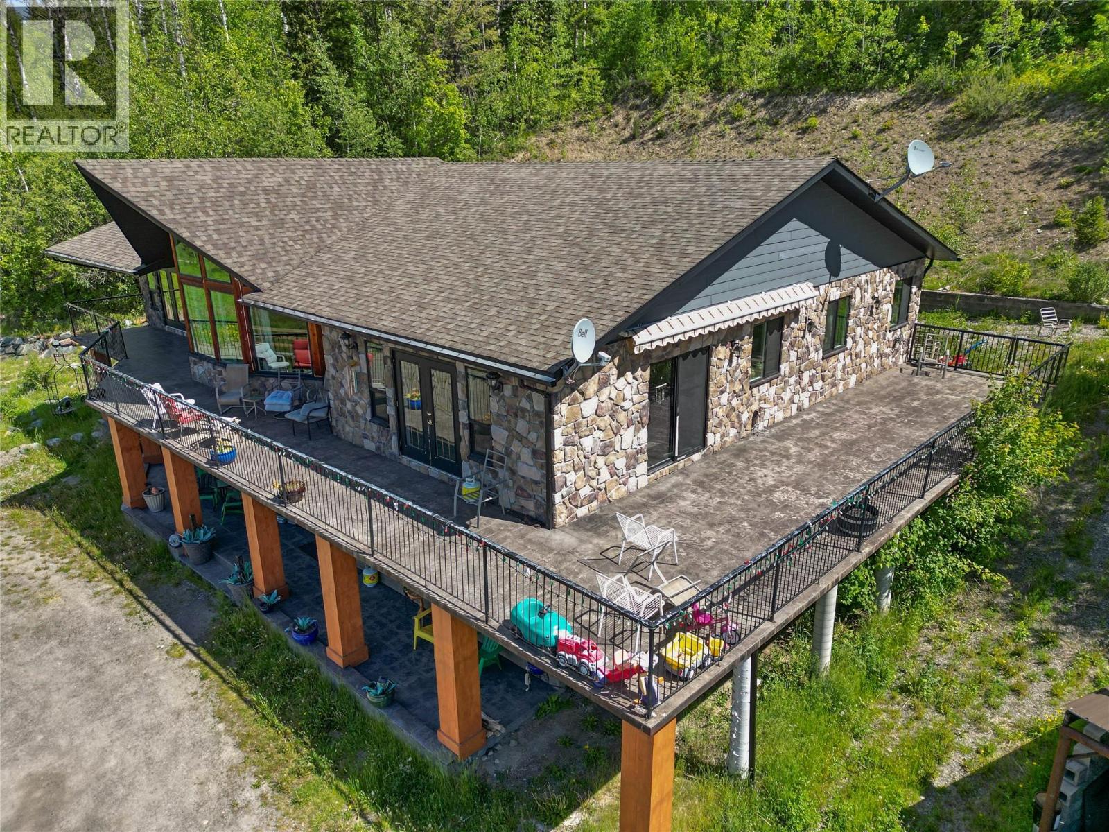 Photo 6 of 2828 Sliver Birch Lane, Pritchard BC