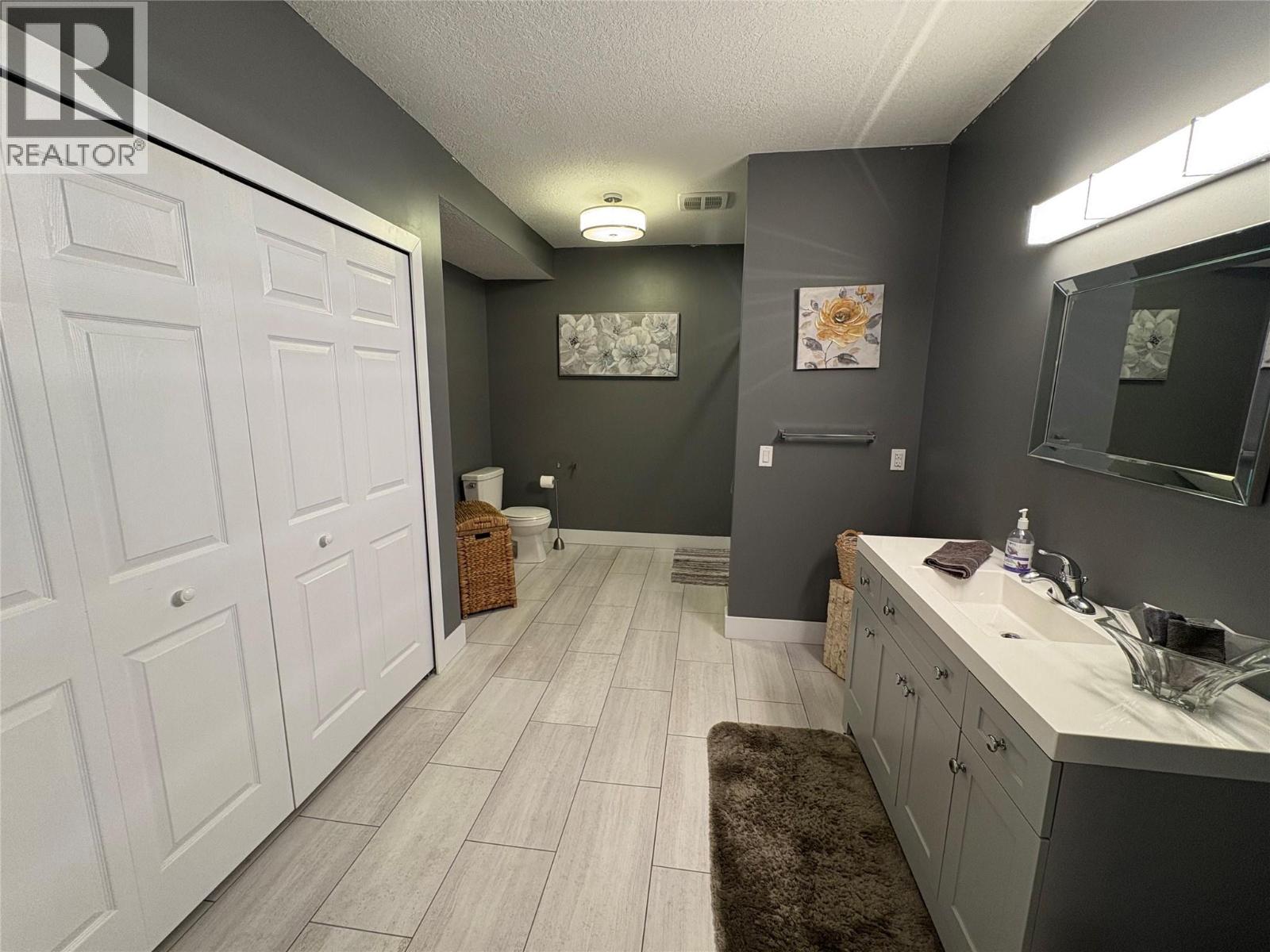 Photo 34 of 2828 Sliver Birch Lane, Pritchard BC