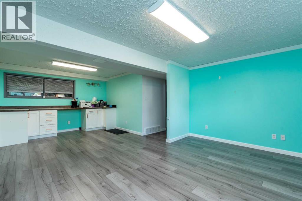 Photo 7 of 3308 55 Avenue, Lloydminster AB