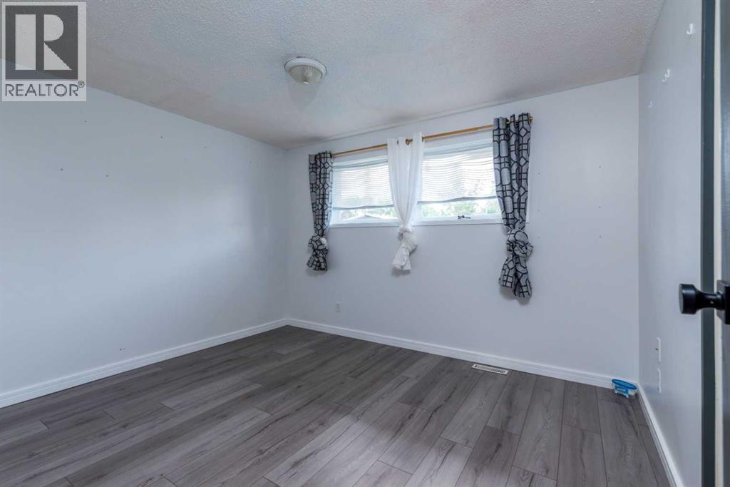 Photo 5 of 3308 55 Avenue, Lloydminster AB