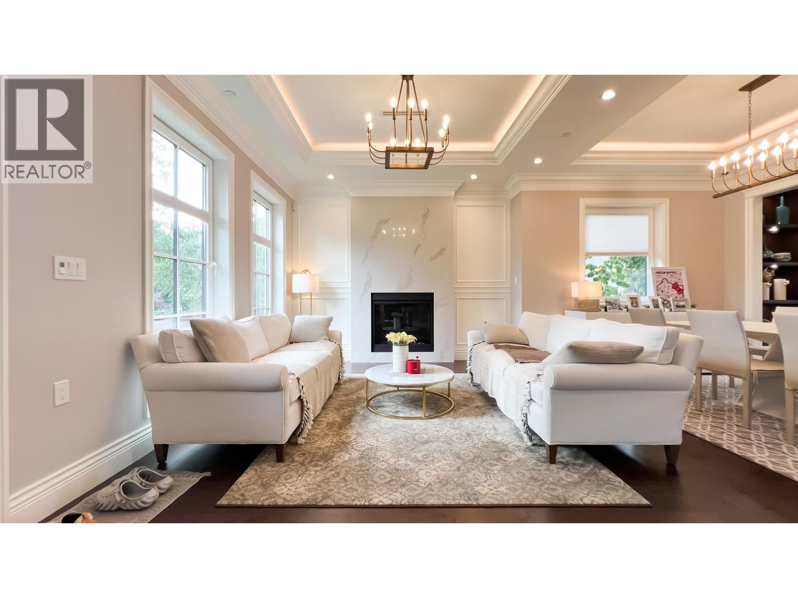 Photo 2 of 2071 W 36th Avenue, Vancouver BC
