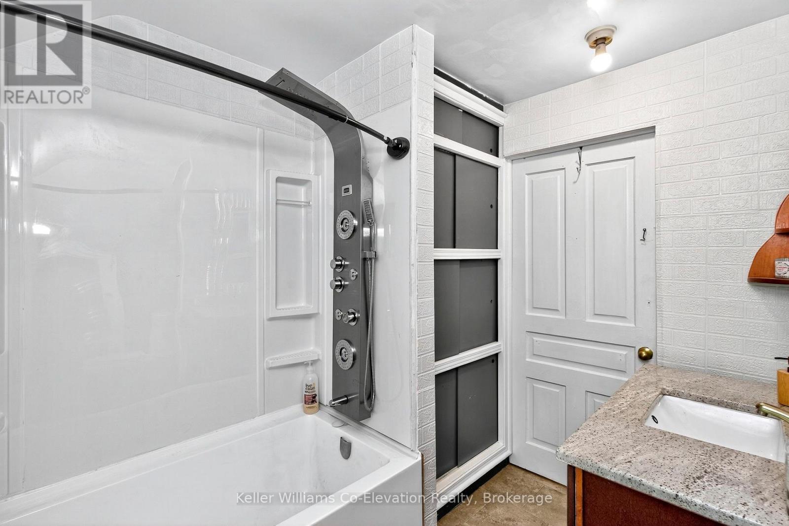 Photo 16 of 38 Richard Street, Tay ON