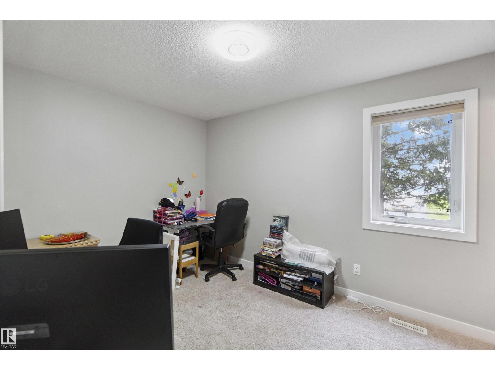 Photo 3 of 11438 97 St Nw, Edmonton AB