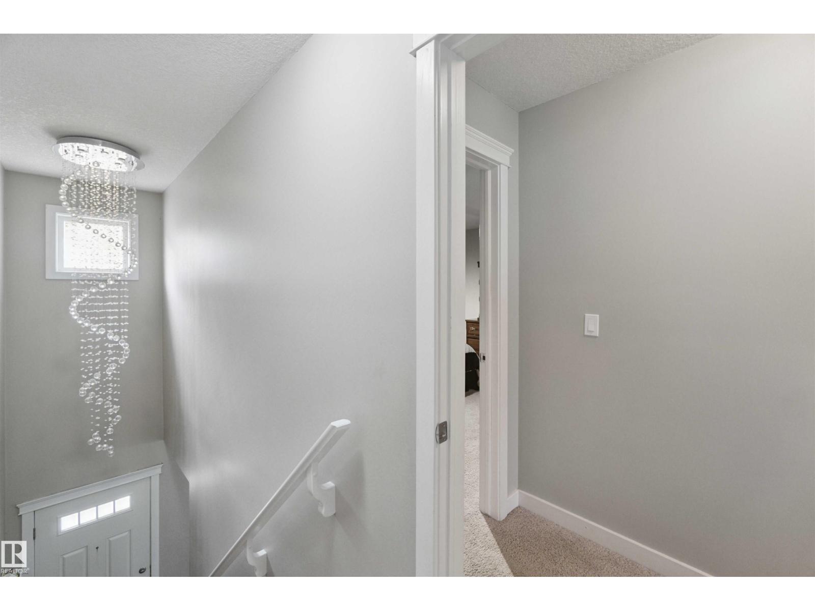 Photo 11 of 11438 97 St Nw, Edmonton AB