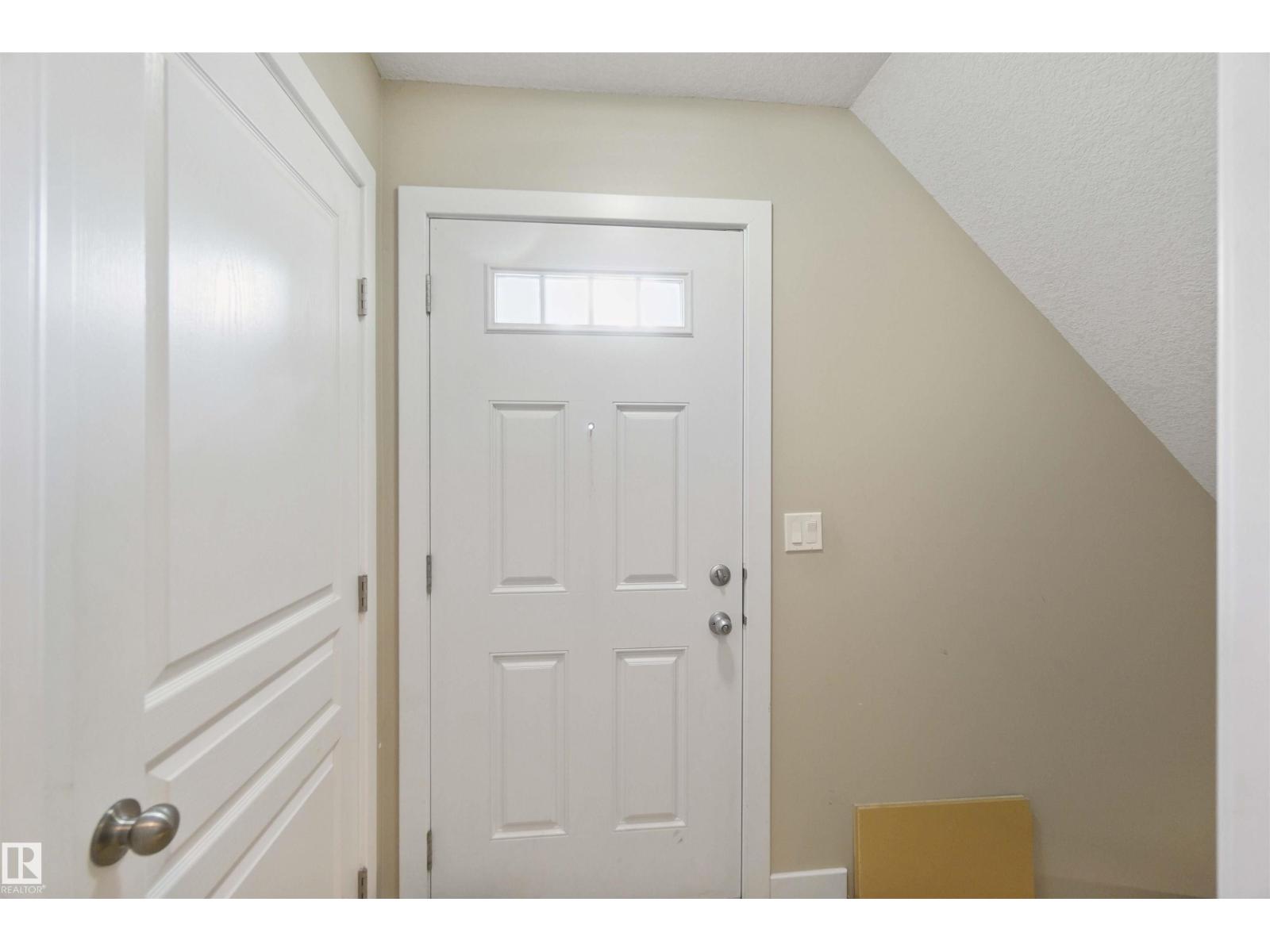 Photo 52 of 11438 97 St Nw, Edmonton AB