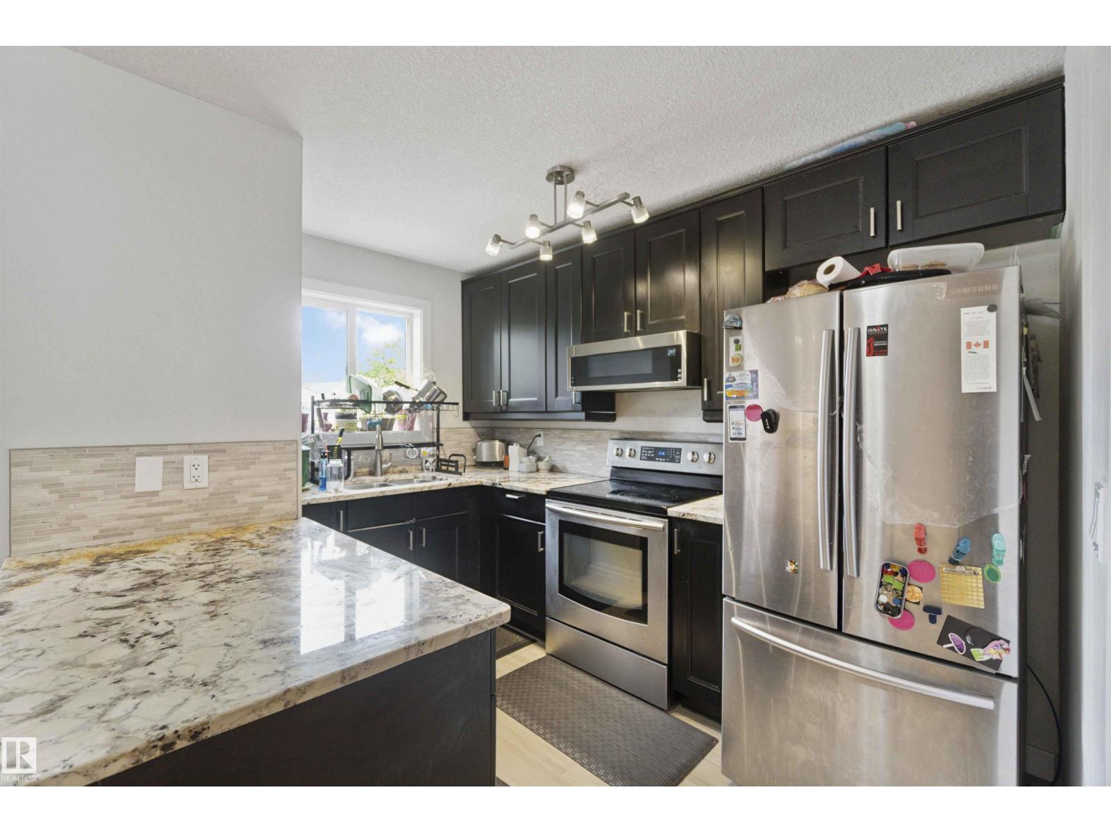 Photo 15 of 11438 97 St Nw, Edmonton AB