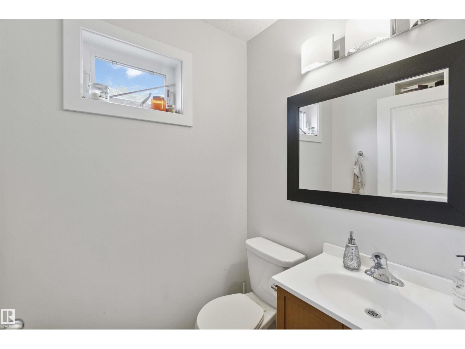 Photo 7 of 11438 97 St Nw, Edmonton AB