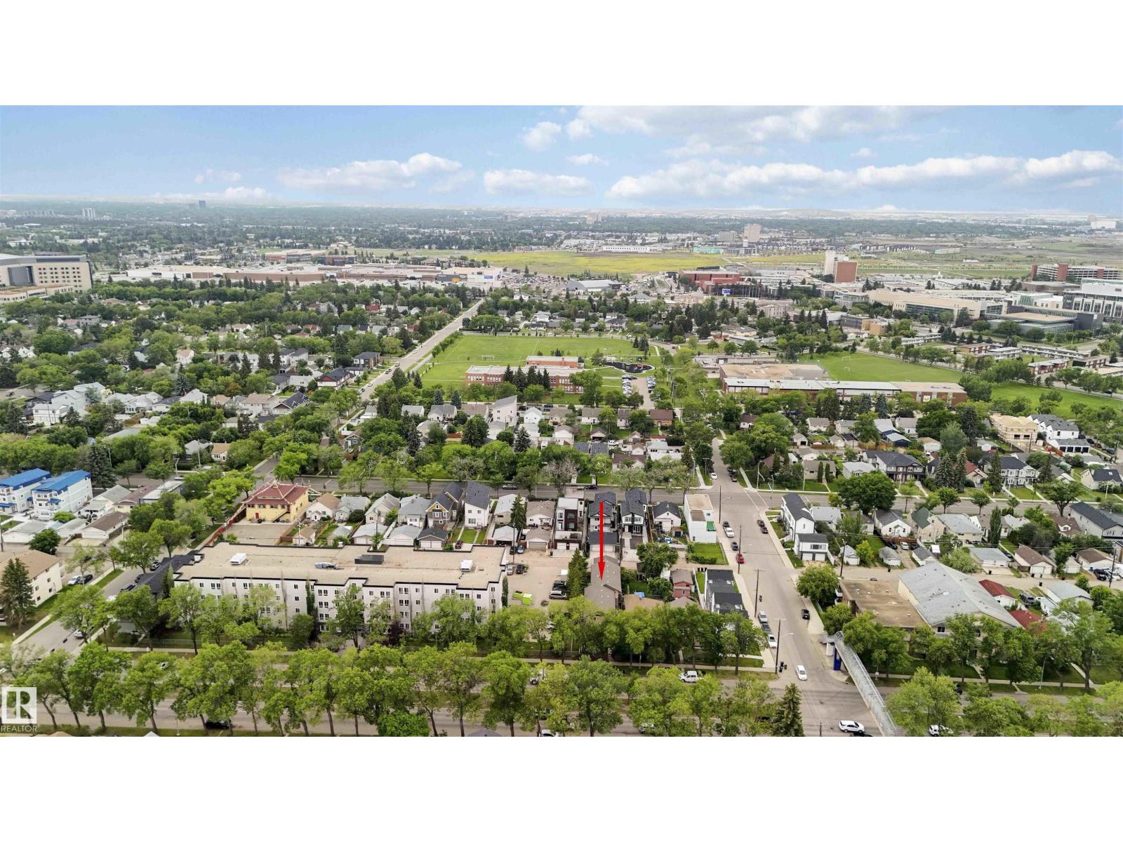 Photo 12 of 11438 97 St Nw, Edmonton AB