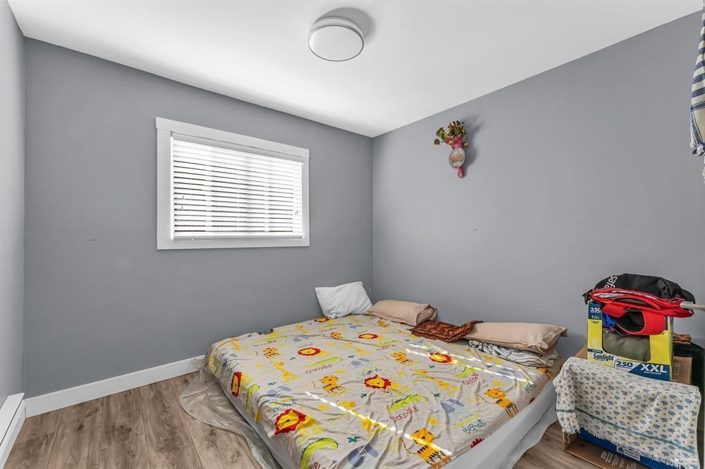 Photo 8 of 13572 68 Avenue, Surrey BC