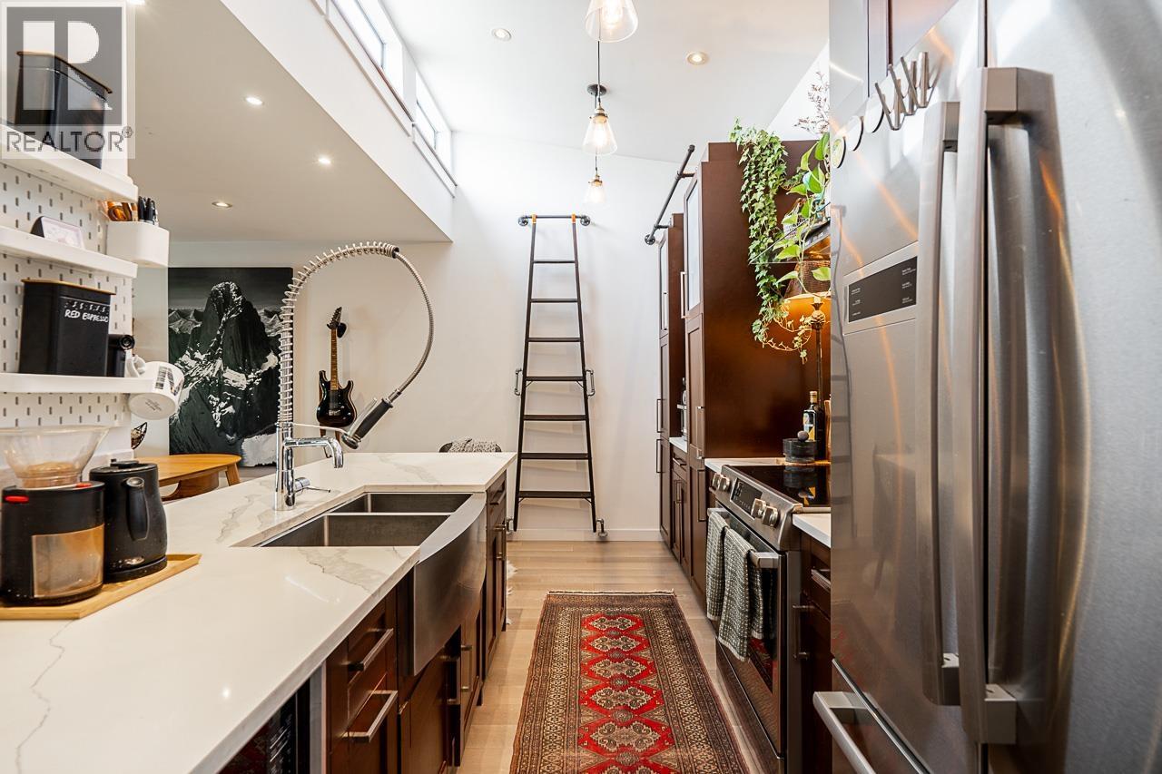 Photo 13 of 304 1420 E 7th Avenue, Vancouver BC