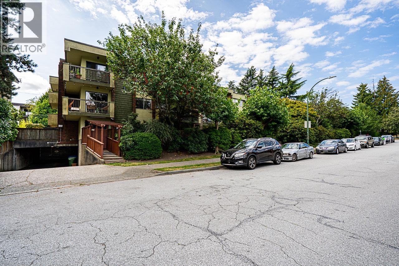 Photo 15 of 304 1420 E 7th Avenue, Vancouver BC