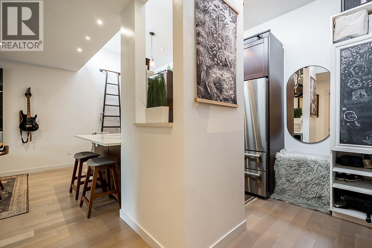 Photo 4 of 304 1420 E 7th Avenue, Vancouver BC