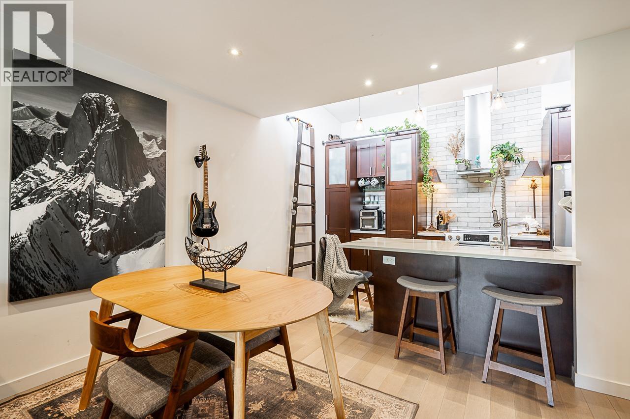 Photo 12 of 304 1420 E 7th Avenue, Vancouver BC