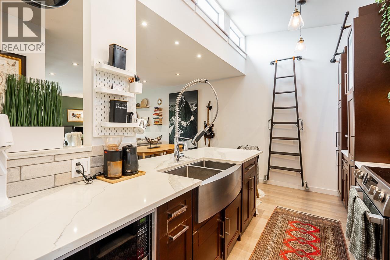 Photo 1 of 304 1420 E 7th Avenue, Vancouver BC