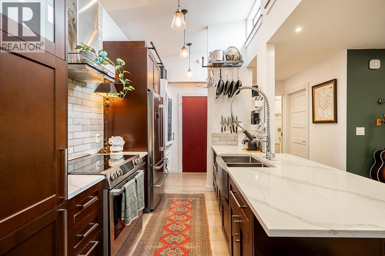 Photo 9 of 304 1420 E 7th Avenue, Vancouver BC