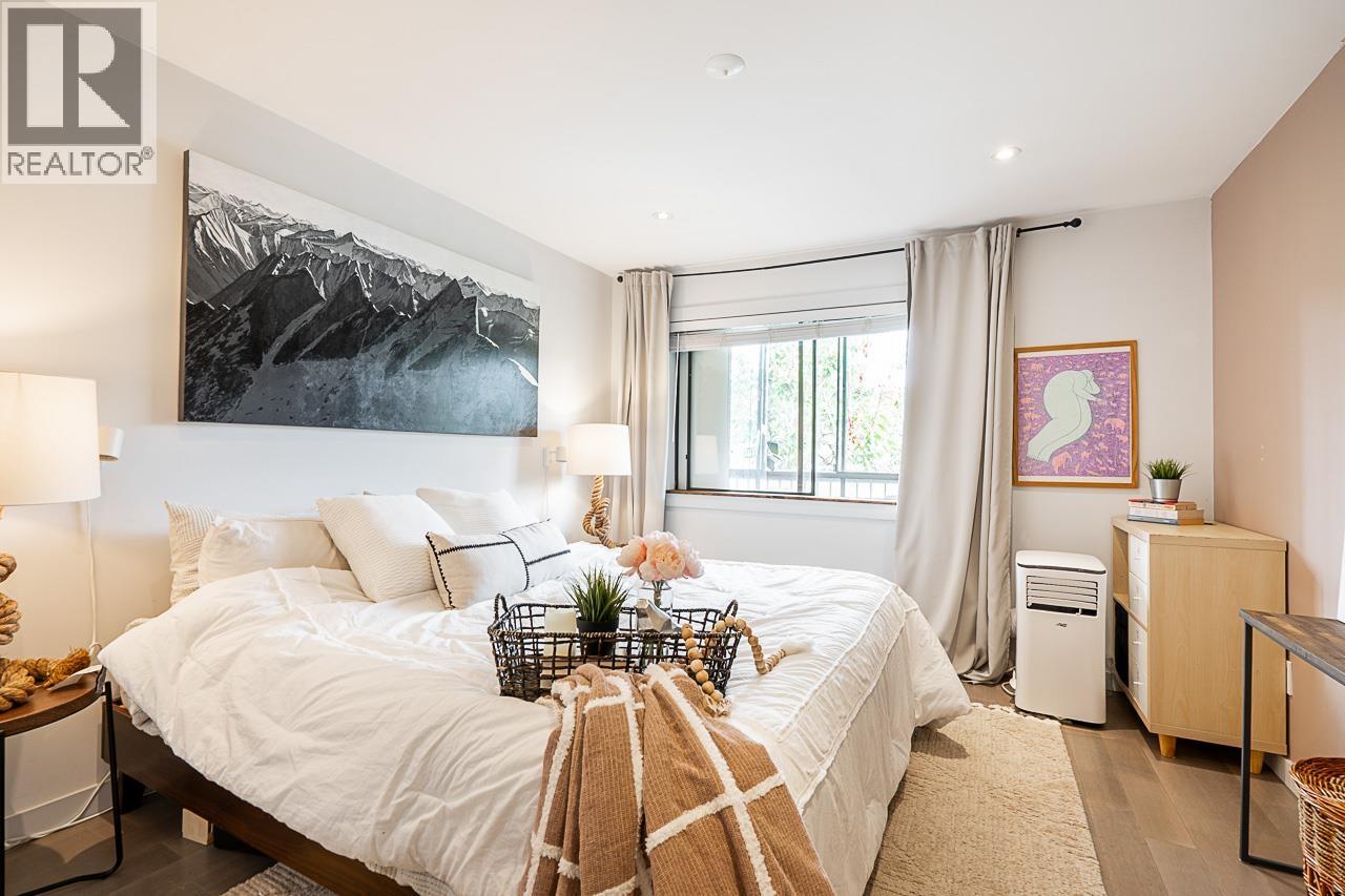 Photo 3 of 304 1420 E 7th Avenue, Vancouver BC