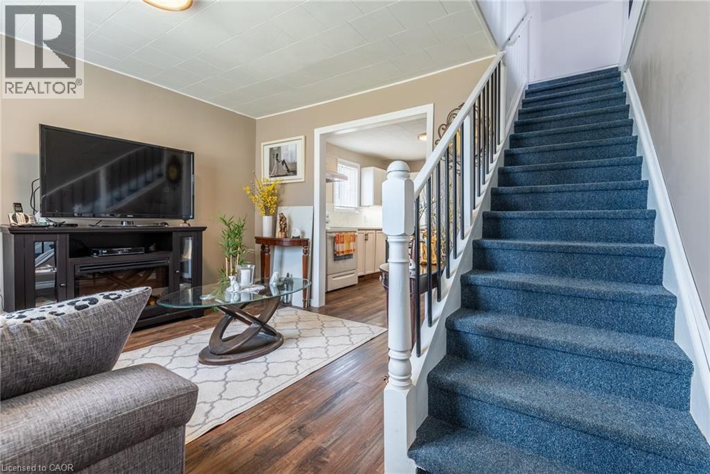 Photo 11 of 2683 Round Lake Road, Killaloe ON