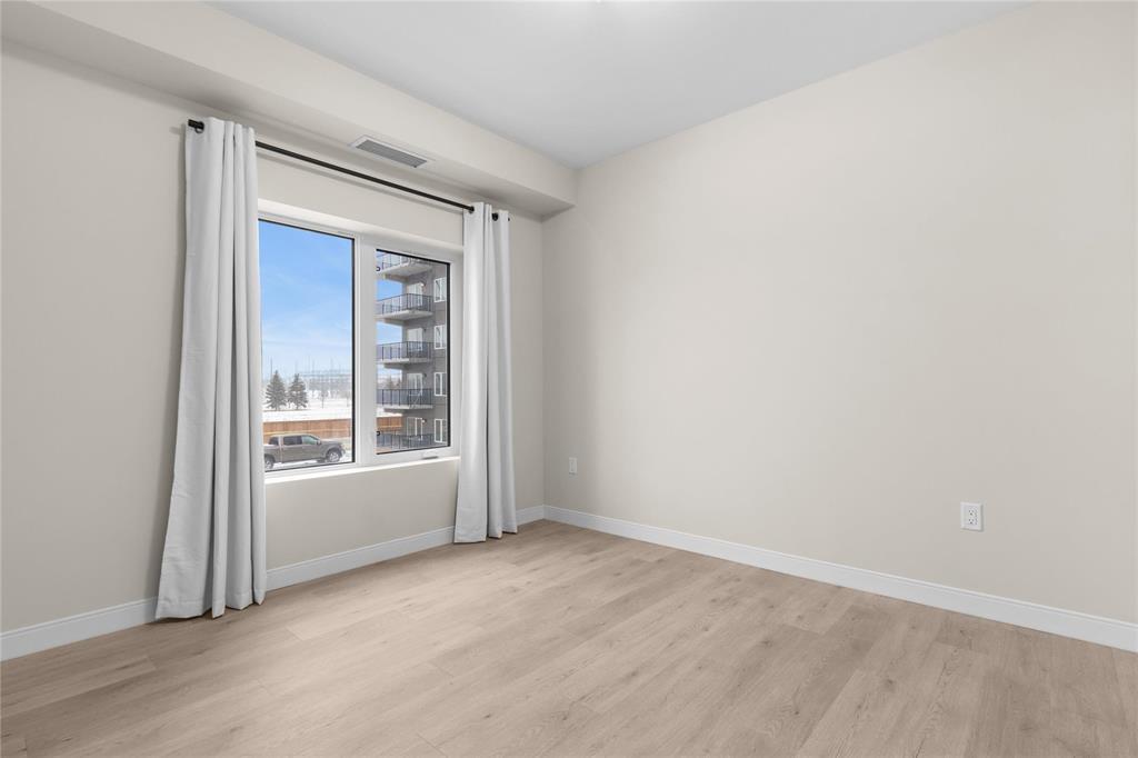 Photo 8 of 318 635 Ballantrae Drive, Winnipeg MB